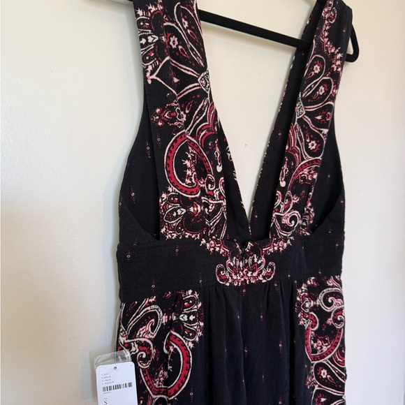 NWT Free People Setting Sun Black Print Deep V-Neck Romper in Size Small - Picture 4 of 13